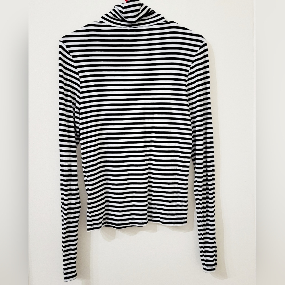 Black and White Striped Jersey Knit Turtleneck Top size M - Picture 6 of 10